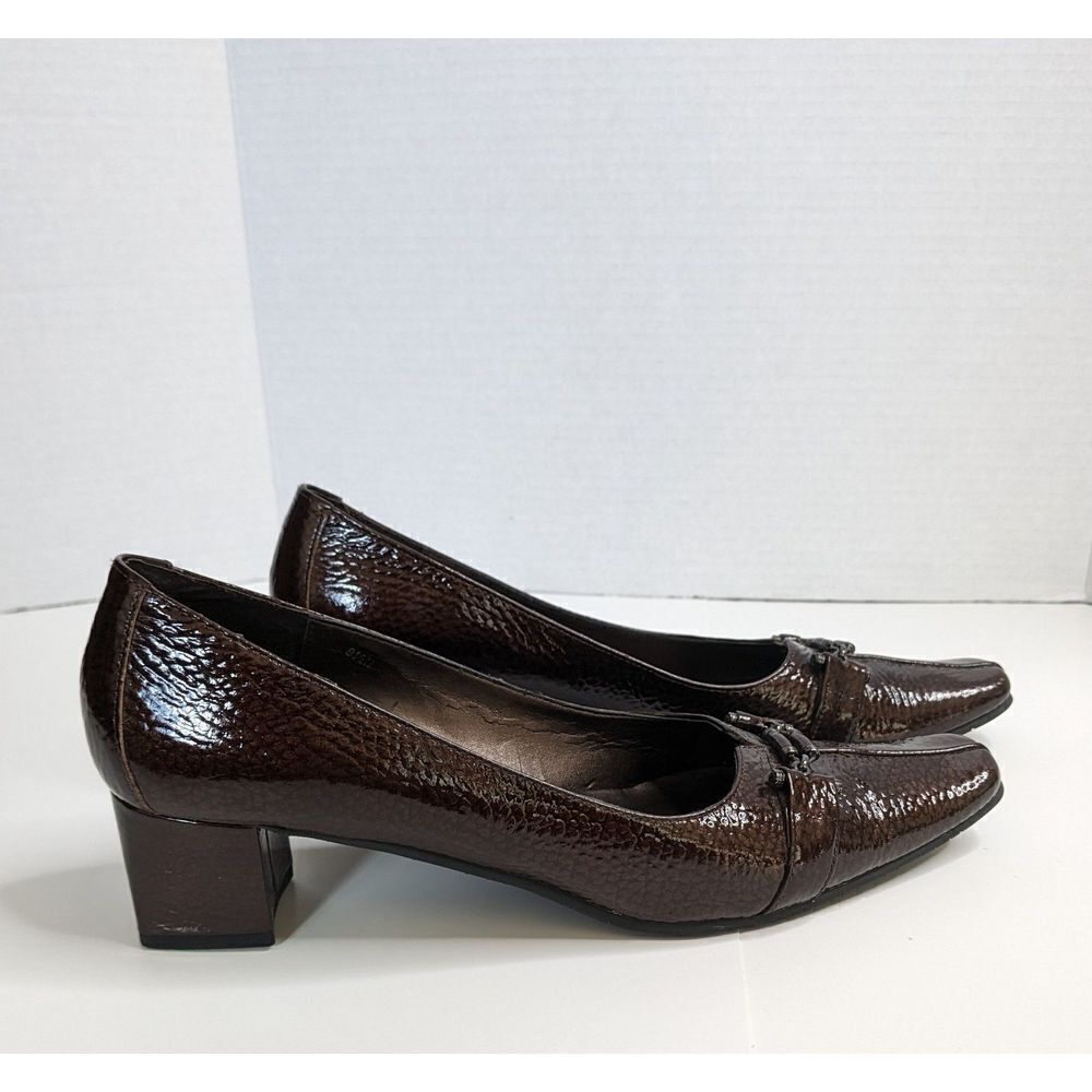 Vaneli Adsila Castagna Metallic Hammered Bronze Patent Leather Horsebit Pump 9.5